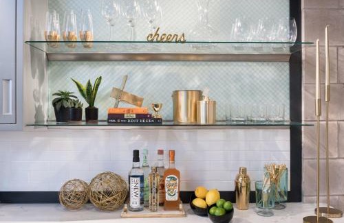 Arts/Warehouse District Apartment | Luxury Arts District Apartments