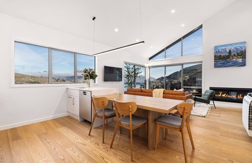 Frankton Apartment | Luxury Away - Aurora Vista