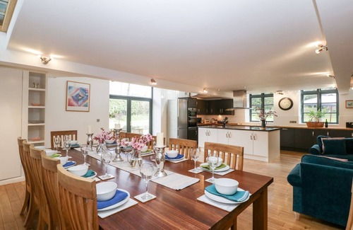 Little Cowarne House | Luxury Barn Conversion sleeps 11 in idyllic Herefordshire countryside