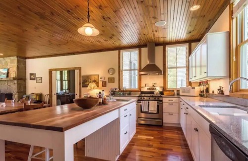 Hartford House | Luxury Barn : Hot tub, Sauna & Views