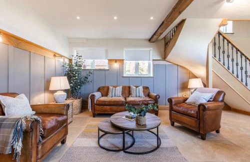 Wymondham House | Luxury barn Retreat - sleeps 2-4, quiet location with parking