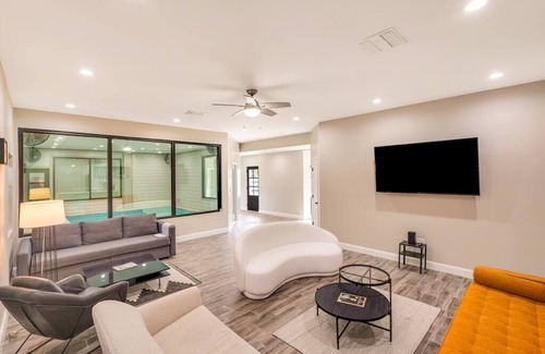 Jupiter Farms Apartment | Luxury Beach Barn Farmhouse