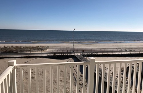 Ventnor City Condo | LUXURY BEACH FRONT ! Newly renovated.Every room has an Ocean view!