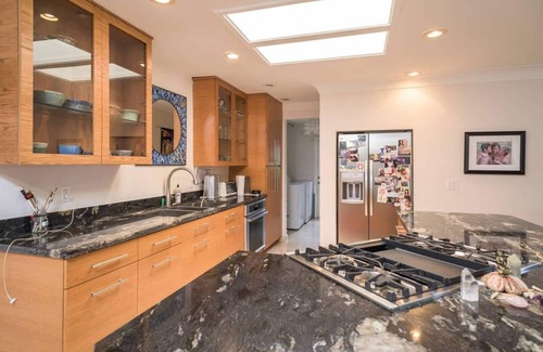 South Lake House | LUXURY BEACH HOME ~ HUGE 2BR/2BTH *SPECIAL DEAL*