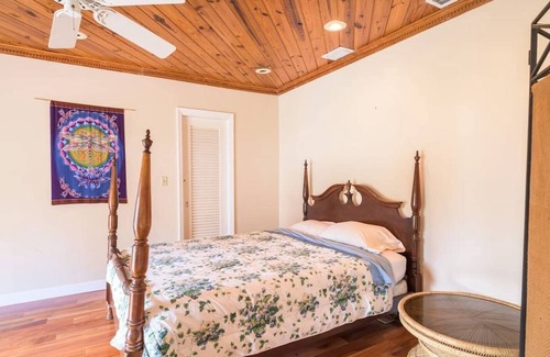 South Lake House | LUXURY BEACH HOME ~ HUGE 2BR/2BTH *SPECIAL DEAL*