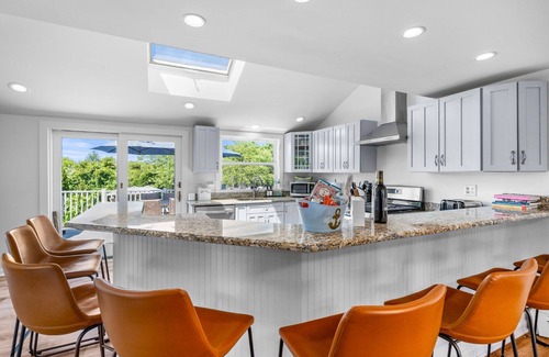 West Dennis House | Luxury Beach Retreat w/Heated Pool, Linens & Pet Friendly
