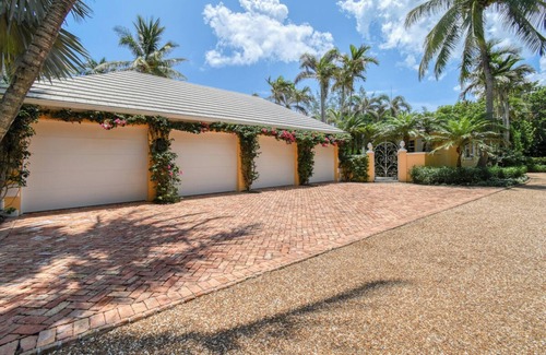 Jupiter House | Luxury Beachfront Home with Private Beach Path & Pool – Hobe Sound, FL