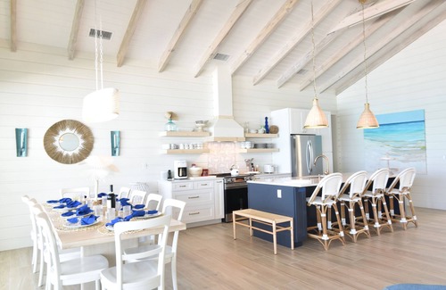 Tar Bay House | "Luxury beachfront paradise with incredible blue vistas!