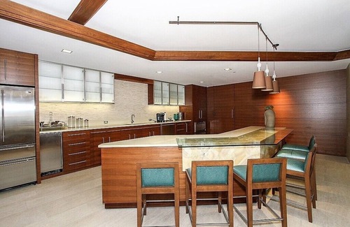 Park Shore Condo | Luxury beachfront spacious 2 bedroom, 2 bath Naples condo with 5 star amenities!
