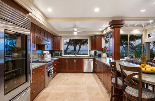 Kailua House | Luxury beachfront villa on a world class beach in Kailua, HI