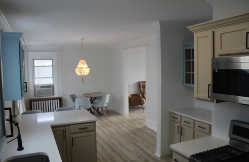 Pleasantville House | Luxury Boho Bay House. Balcony with Sunset Views, Near Casinos & Beach