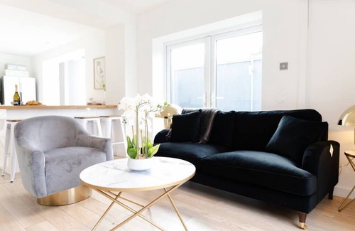Penylan House | Luxury Boutique 5 bedroom House in Cardiff