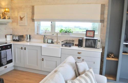 Maelor South House | Luxury Boutique retreat, hot tub, dog friendly