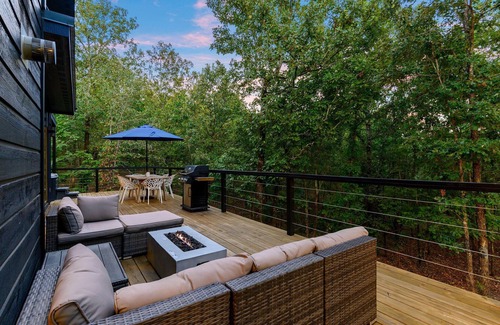 Hochatown Cabin | Luxury Cabin | Hot Tub Fire Pit Pet Friendly