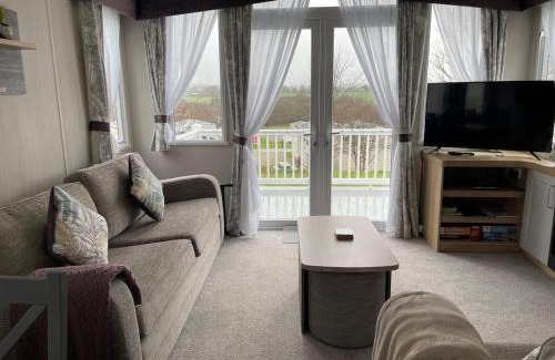 Hewas Water House | Luxury Caravan Cornwall sleeps 4 countryside view