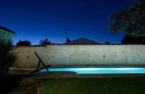 Marsilly House | Luxury, charming lodging 8km from La Rochelle & island of Ré, heated pool, sauna