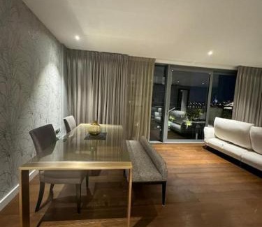 Chelsea Harbour Apartment | Luxury Chelsea Waterfront View