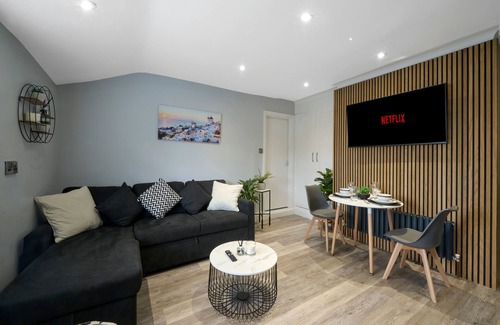 Offerton Apartment | Luxury - Close To Centre - Free Parking - 5 Beds