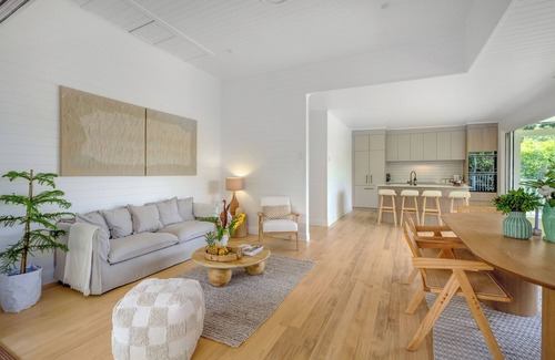 Clunes Cottage | Luxury Clunes Cottage | Hot Tub | Pet Friendly