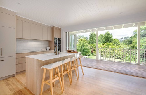 Clunes Cottage | Luxury Clunes Cottage | Hot Tub | Pet Friendly