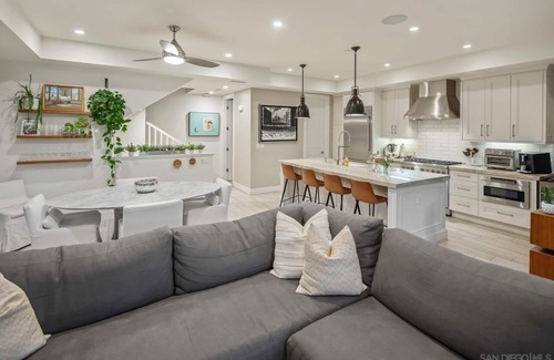 Coronado House | Luxury Coastal Home- 4.5 blocks to beach, 2 blocks to Orange Ave shopping/dining