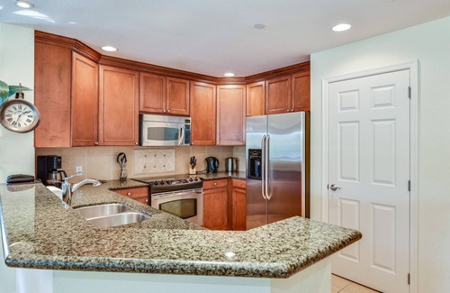 Reunion Condo | Luxury Condo - Free Parking - Cable TV - Free Waterpark - Reunion Membership