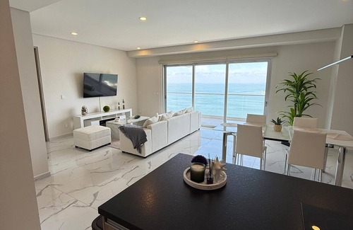 Zona Dorada Condo | Luxury condo in Mazatlán with private beach