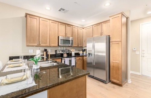 Ocotillo Condo | Luxury Condo in Ocotillo! Pool, Gym, Spa! Walk to All!