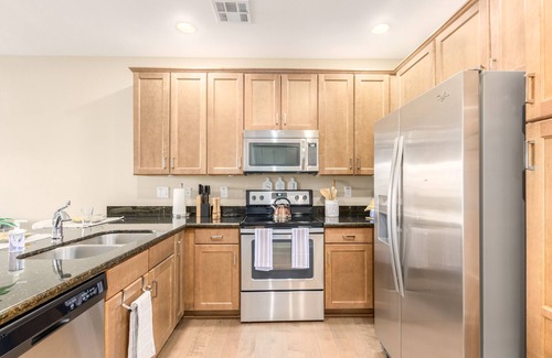 Ocotillo Condo | Luxury Condo in Ocotillo! Pool, Gym, Spa! Walk to All!