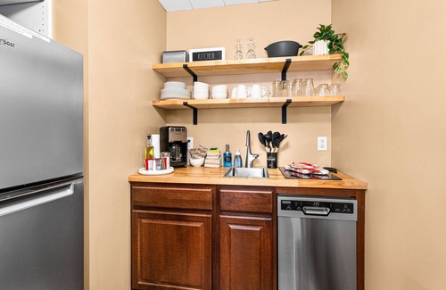 Canal Park Condo | Luxury Condo w/Beach Access | Dragestil 723-2