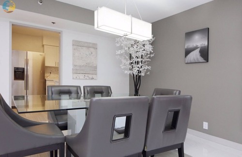 Mid Beach Apartment | Luxury Corner Beach & Pool 2.5 Bedroom - 1121