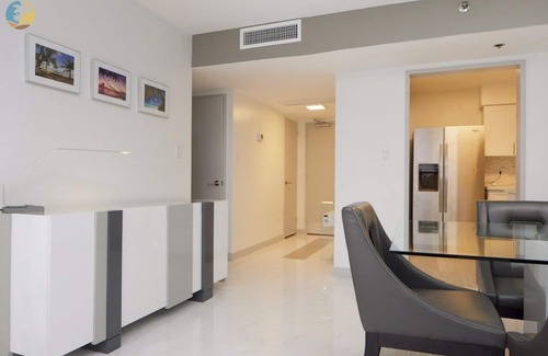 Mid Beach Apartment | Luxury Corner Beach & Pool 2.5 Bedroom - 1121