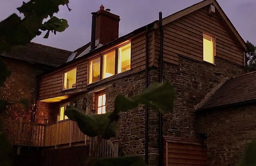 Montgomery Cottage | Luxury cosy countryside retreat, great for walkers. Sleeps up to 4.