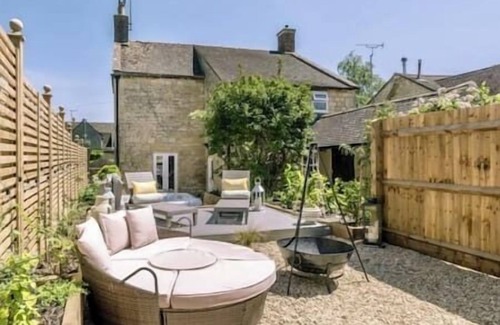Winchcombe House | Luxury Cotswolds Cottage with Hot Tub, Luxury Boutique Cotswold Cottage with Hot Tub!