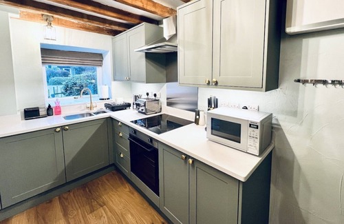 Crowdecote Cottage | Luxury cottage for three people in the Peak District National Park