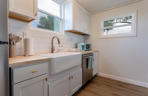 Lake Hamilton Cottage | Luxury Cottage Near Legoland & Chain of Lakes