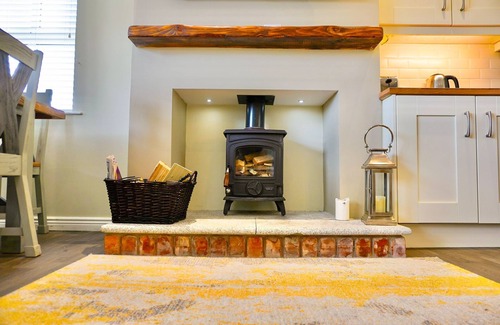 Newry House | Luxury Cottage with panoramic countryside views.