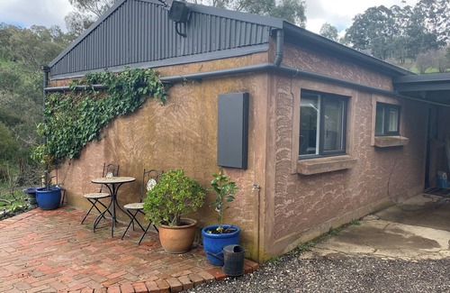 Clarendon Cottage | Luxury Country Cottage, on the steps of Fleurieu Peninsula and Adelaide Hills