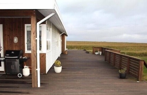 Hvolsvollur Villa | Luxury Country House In South Part Of Iceland 150 m2 very private with jacuzzi