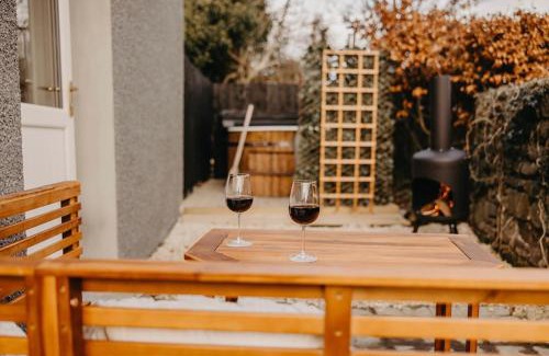 Dromore House | Luxury countryside cottage getaway with wood fired hot tub