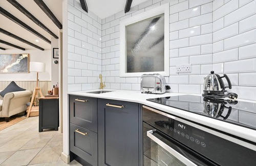 Polperro Cottage | Luxury Couple's Getaway With River Views and Parking in the Heart of Polperro
