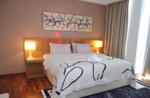 Golden Triangle Apartment | Luxury Cozy Cormar Suite 5 minutes walk to Suria KLCC