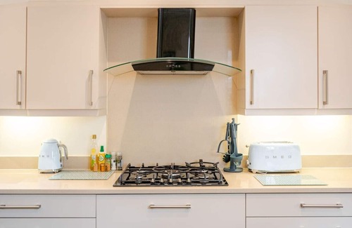 Cramond Bridge House | Luxury Cramond Villa - Sleeps 10