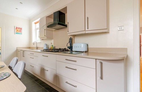 Cramond Bridge House | Luxury Cramond Villa - Sleeps 10