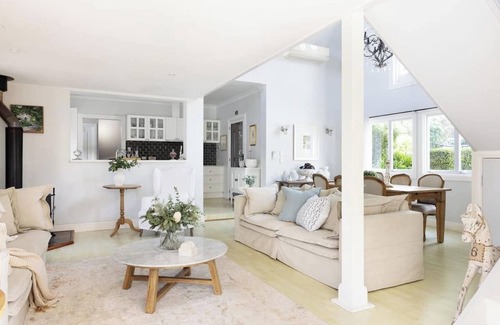Witta House | Luxury Designer Country Cottage Escape