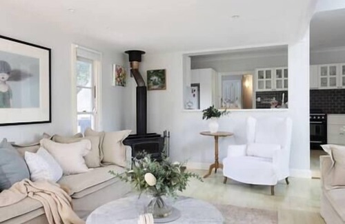 Witta House | Luxury Designer Country Cottage Escape