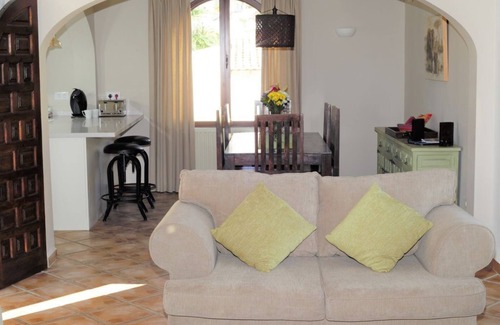 Pinar del Advocat Villa | Luxury Detach Villa, Air Con, Private Pool with sun all day, Stunning Sea Views.
