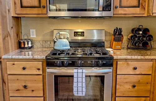 Murphy House | Luxury Dog Friendly Chalet in Murphy, NC with Views and fenced yard!