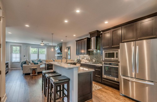 North Nashville House | Luxury Downtown Home 2mi to Broadway - Backyard-Outdoor Dining-Firepit & Grill