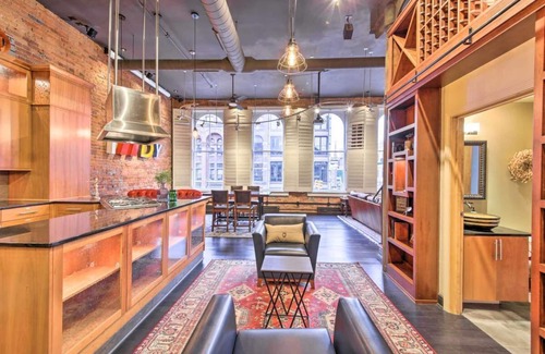 Wholesale District Condo | Luxury Downtown Loft - Walkable to everything!